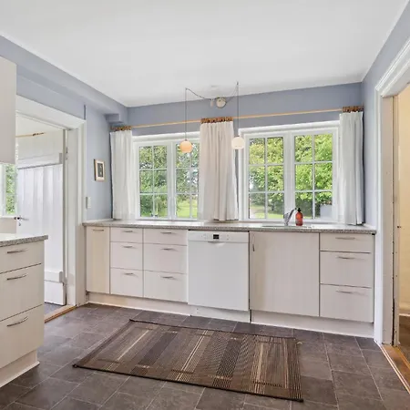 Prázdninový dům 2 Bedroom Beautiful In Ringe