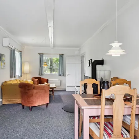 Prázdninový dům 2 Bedroom Beautiful In *