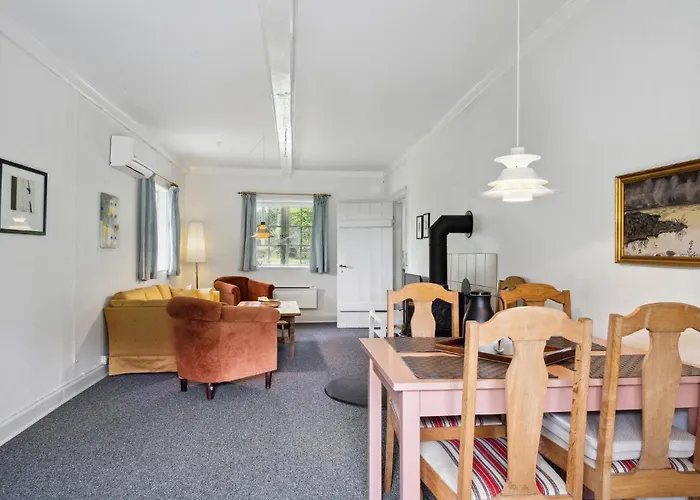 Сasa de vacaciones 2 Bedroom Beautiful In *